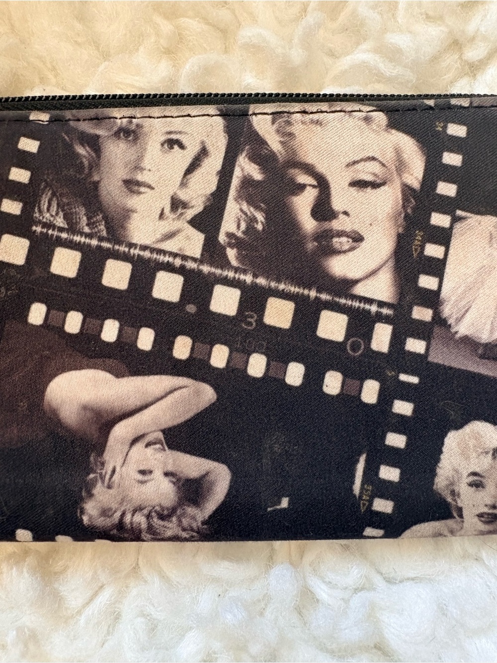 Marilyn Monroe Print Wallet with Red Lip Accent - Picture 8 of 13